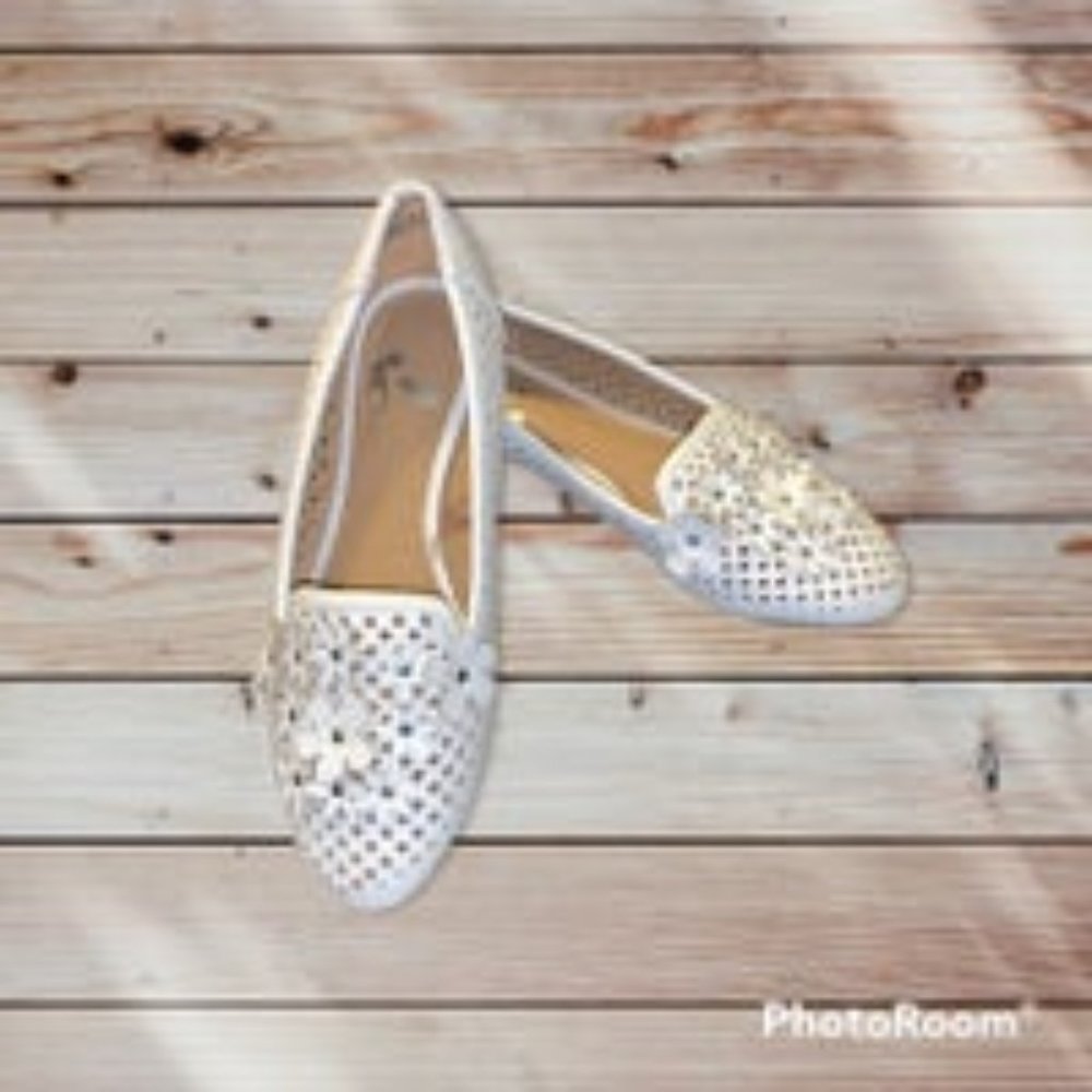 Girls Sz 13 Report Floral Cutout Flats